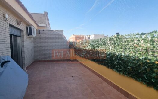 SE VENDE ATICO ZONA VEREDA DE JAEN CON GARAJE – Ref: 28046