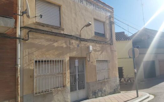Casa en venta en La Roda Ref: 008279