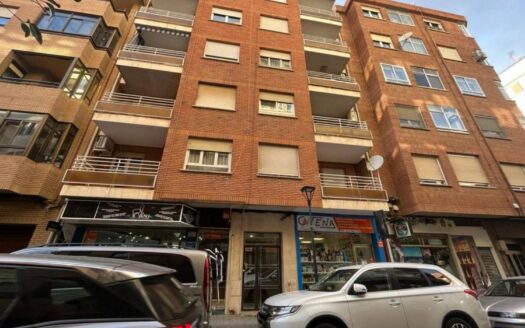 Piso en venta en Albacete Ref: 008741