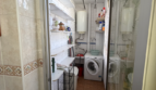 Vivienda de cuatro dormitorios, salón, sala de estar, dos baños y cocina, en buen estado