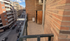 Vivienda de cuatro dormitorios, salón, sala de estar, dos baños y cocina, en buen estado