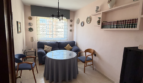 Vivienda de cuatro dormitorios, salón, sala de estar, dos baños y cocina, en buen estado