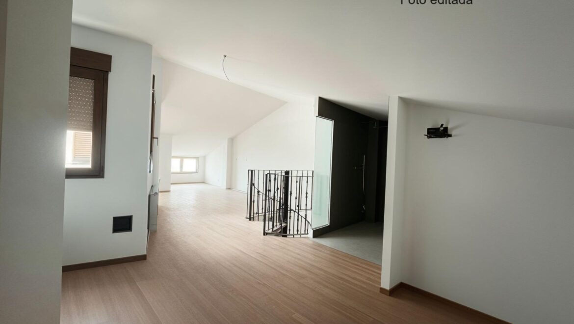 Ático Duplex en La Roda