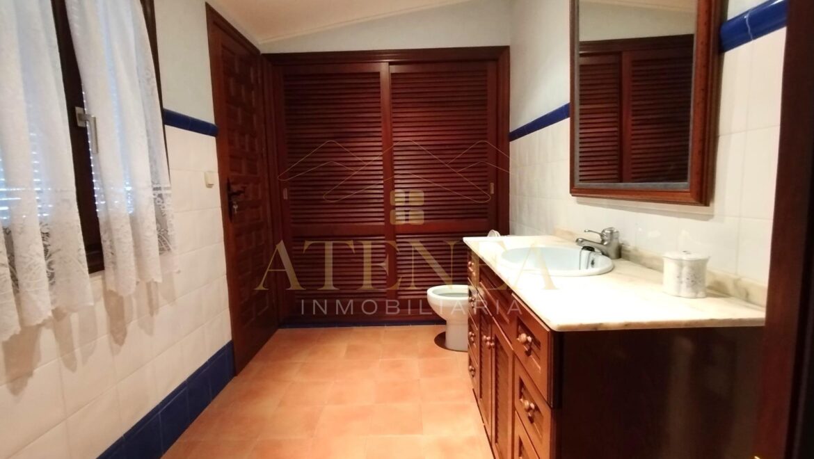 Chalet en La Roda