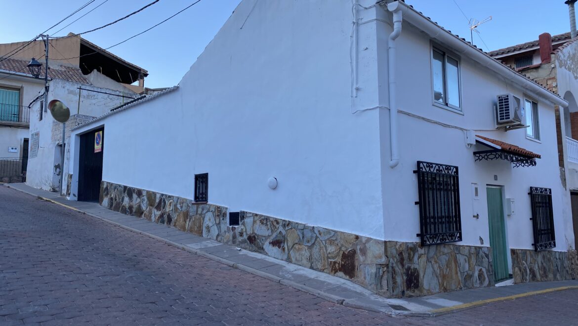 Vivienda en buen estado con cochera individual