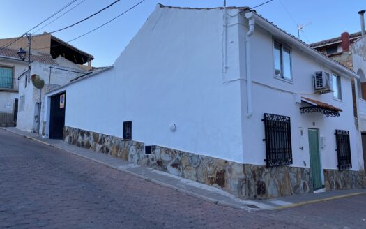 Vivienda en buen estado con cochera individual