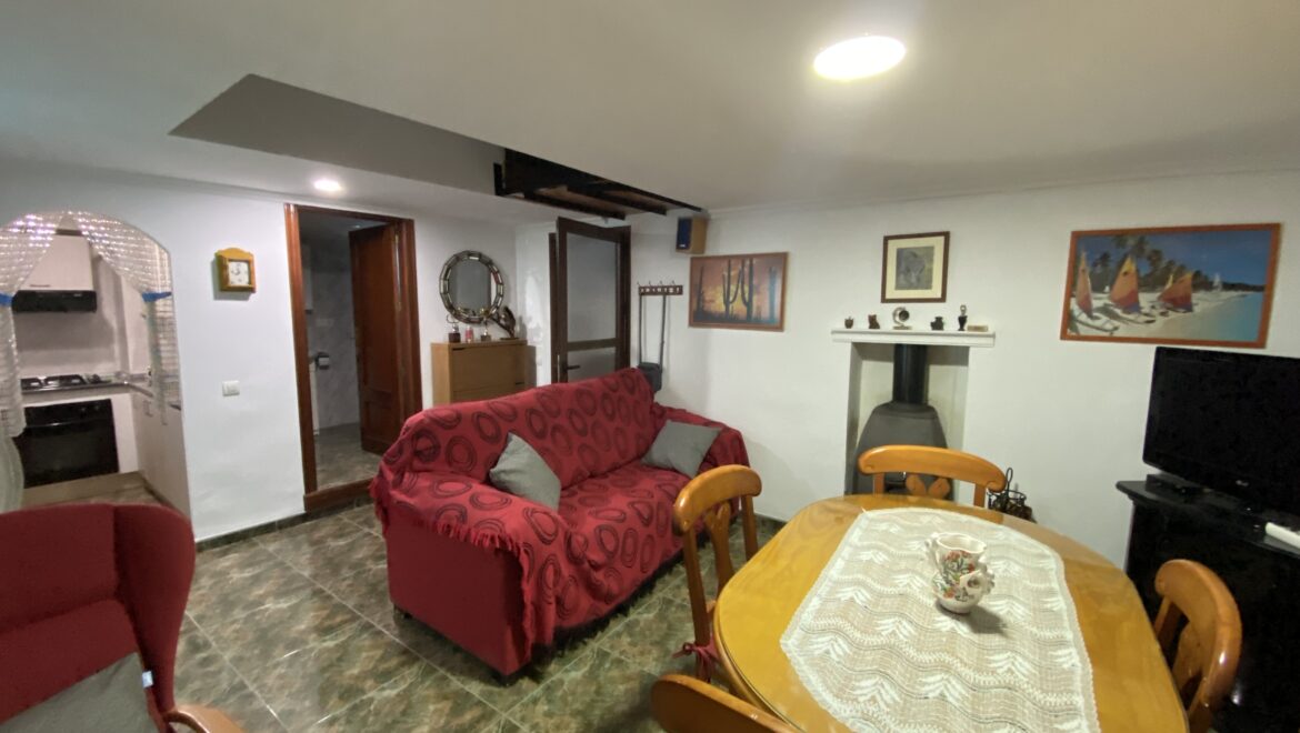 Vivienda en buen estado con cochera individual