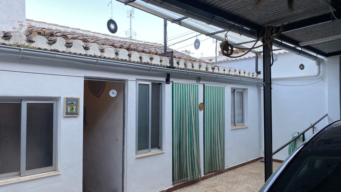 Vivienda en buen estado con cochera individual