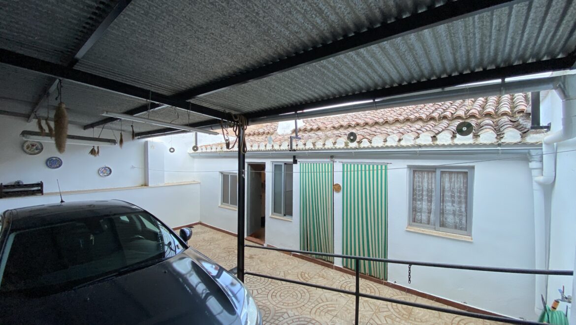 Vivienda en buen estado con cochera individual