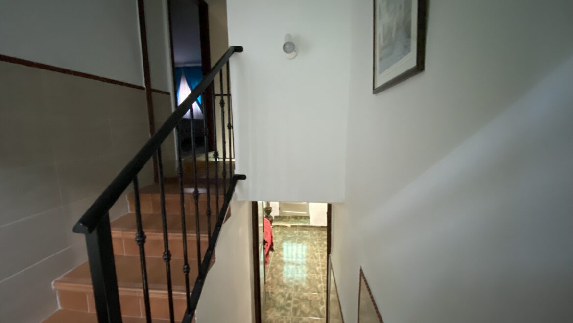 Vivienda en buen estado con cochera individual