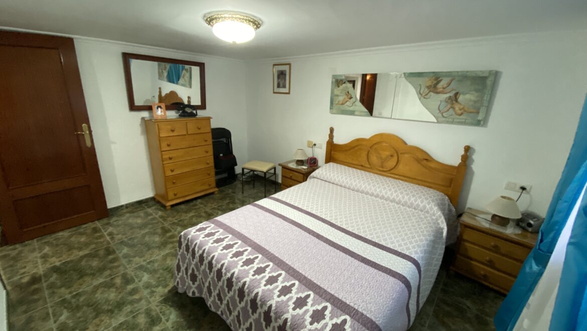 Vivienda en buen estado con cochera individual