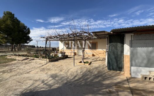 Chalet en Venta en Carretera Ayora – Ref: G-17664