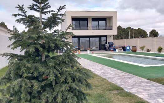 Chalet en Venta en Urb. Los Prados – Ref: G-17734