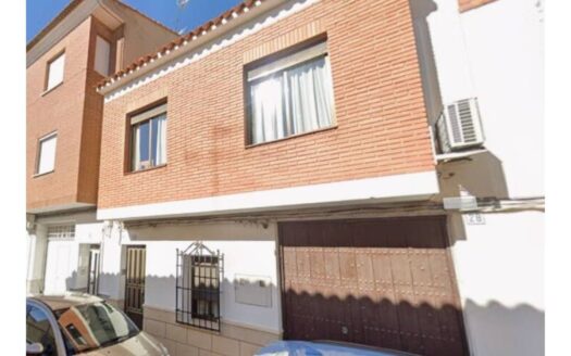 Casa en venta en Tarazona de la Mancha Ref: 009195